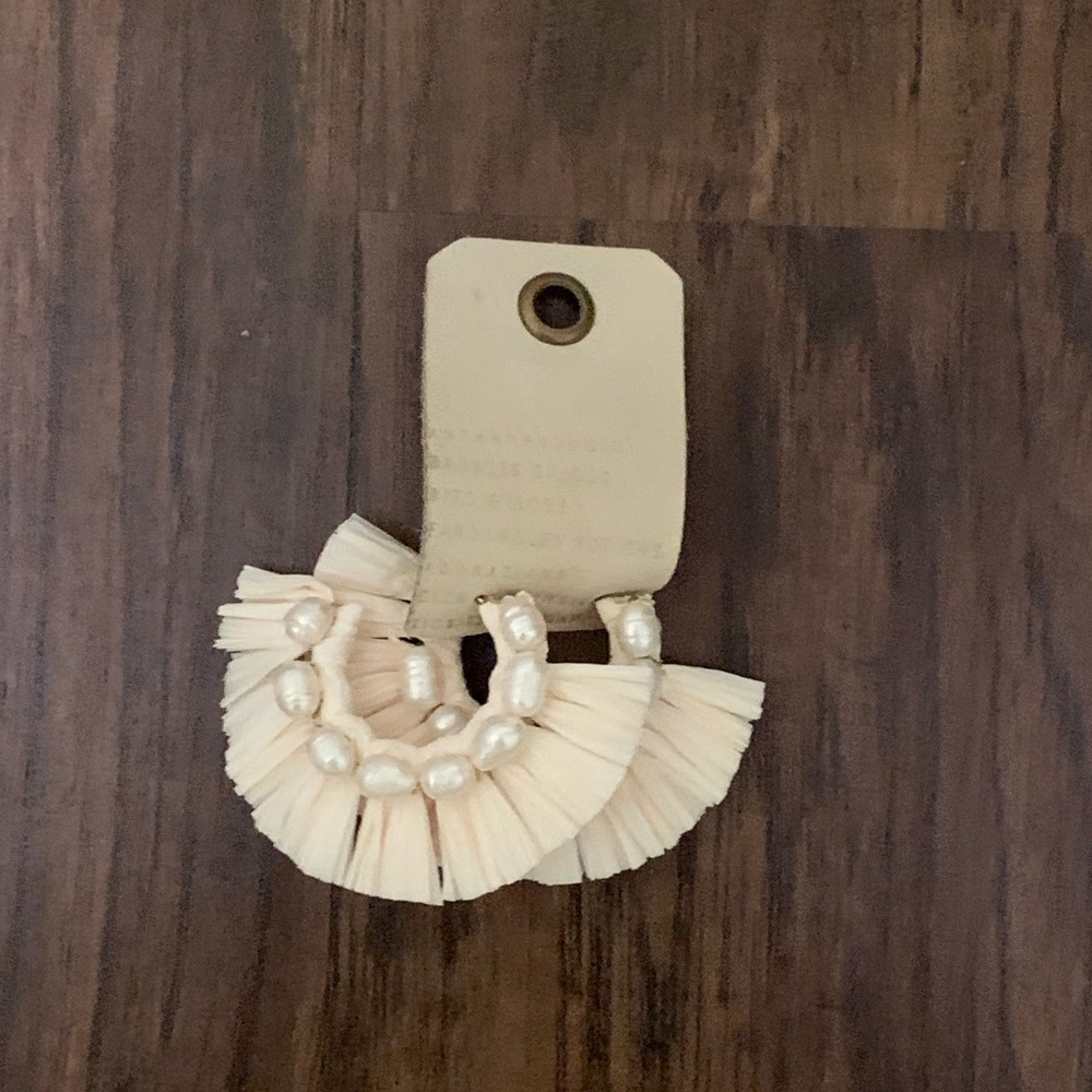 Anthropologie goddess dressing Ruffle Shell Hoop